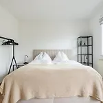 Farawayhomes #10 Apartment