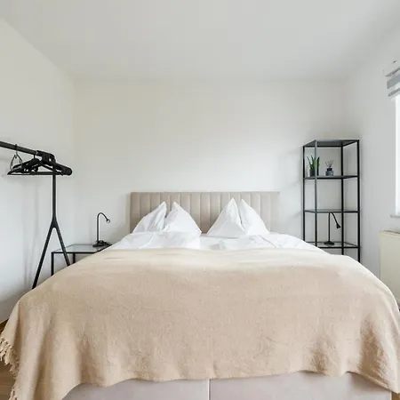 Farawayhomes #10 Apartment