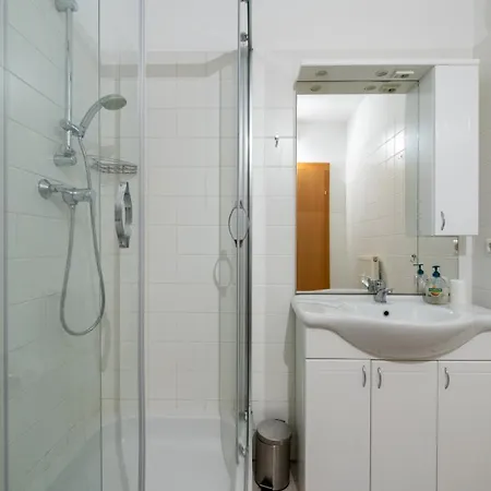 Farawayhomes #10 * Graz