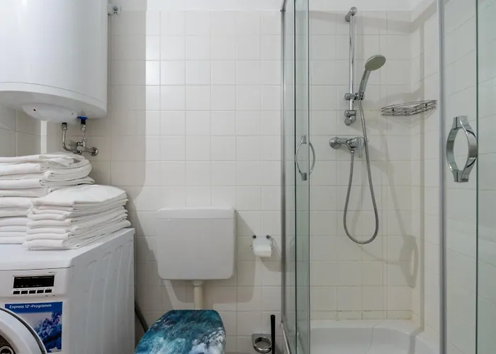 Farawayhomes #10 Γκρατς